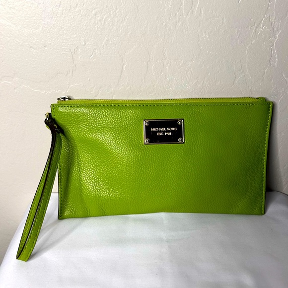 Michael Kors Leather Wrist bag - Picture 1 of 8